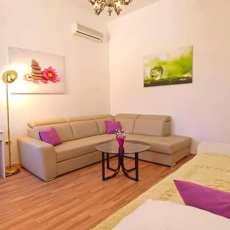 In 51834 Apartment *